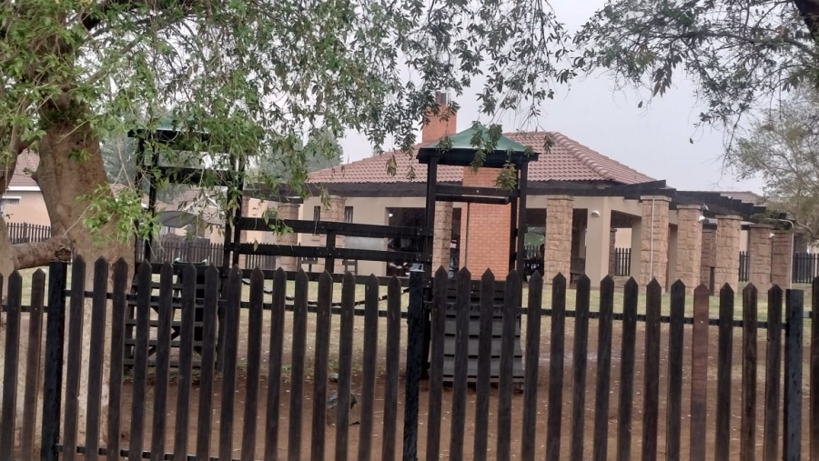 3 Bedroom Property for Sale in Hillside Free State